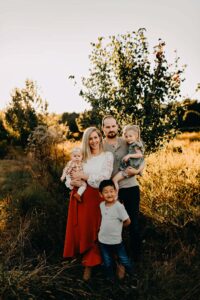 Fall family photo session in Alpharetta, GA with a family of 5